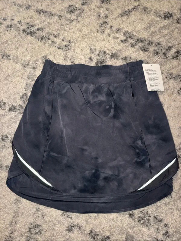 NWT Lululemon Hotty Hot HR Skirt Black Grey Graphite Dye Sz 4 Long - Image 4