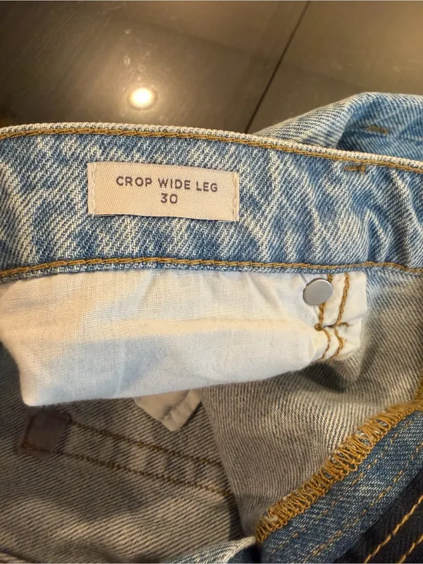 PacSun Light Wash Wide Leg Jeans with Frayed Hem - Image 3
