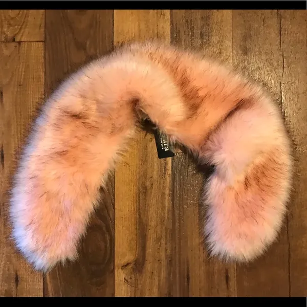 New York Cara Lt Pink faux fur boa - Image 5