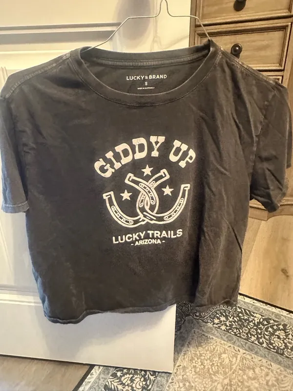 Lucky Trails 'Giddy Up' Graphic Crop Tee - Charcoal - Image 6