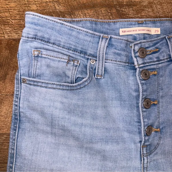 Levi’s High Rise Skinny Ankle Button Up Size 29 - Image 5