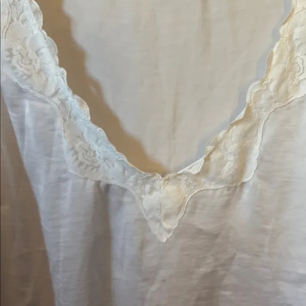 New York & Company White Lace Trim V-Neck Camisole Large - Image 4