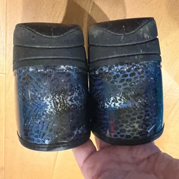 Dansko XP 2.0 clogs whoa blue animal print 38 7.5 - Image 4