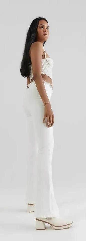 VIRAL Urban Outfitters White BDG Ruched V-Front Flare Jeans - Image 7