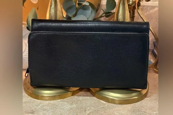 Perry Ellis Black Leather Wallet Sleek Minimalist Design - Image 5