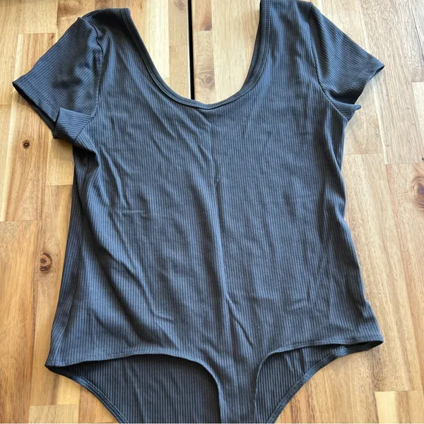 American Eagle Black Ribbed Short Sleeve Bodysuit Women’s Size Large - Image 3