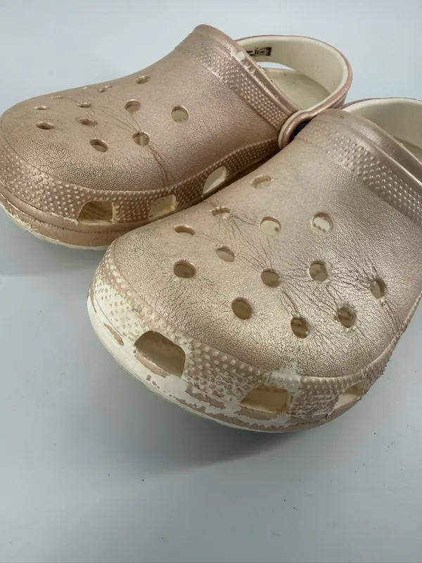 Crocs Classic Shimmer Clogs Shoes Men’s Size 5 Women’s Size 7 Champagne Rose GUC - Image 6
