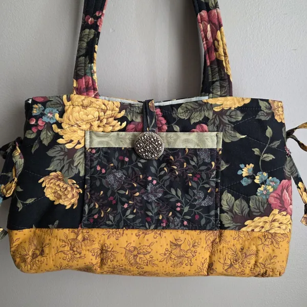 Handmade Patchwork Quilted Shoulder Bag Purse Floral Cottage Folk Grandmacore - Image 3