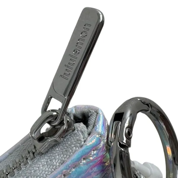 Lululemon Clippable Card Pouch Iridescent Iridescent / Silver Wallet - Image 11