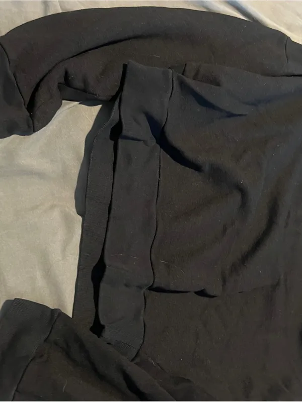 Reformation jeans cropped black sweatshirt small - Image 4