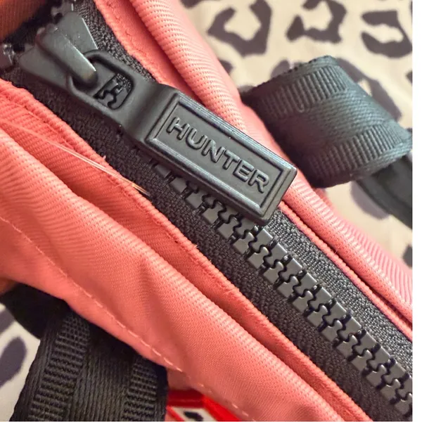 Hunter Coral Mini Tote 🌺 (Water-Resistant) - Image 9