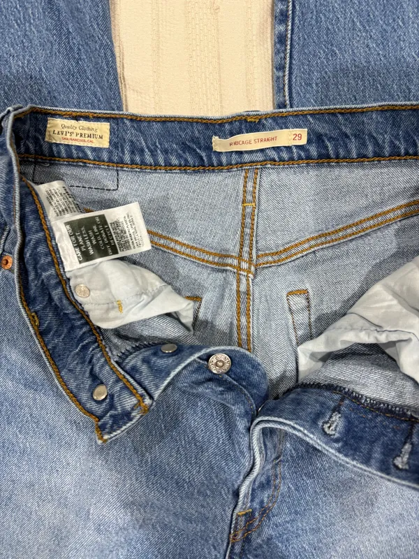 Levi’s Denim Jeans Ribcage Straight - Image 3