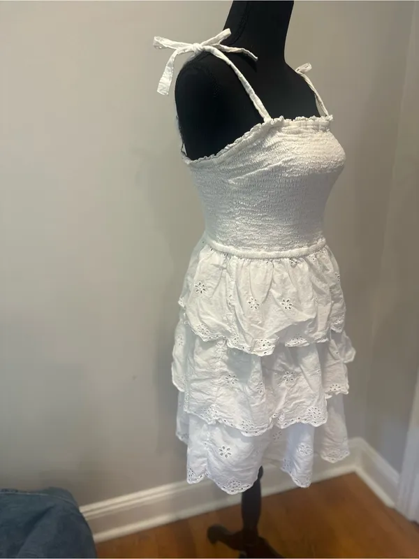 Sincerely Jules white sundress Sz:L smocked bodice tiered eyelet ruffled Dress. - Image 3