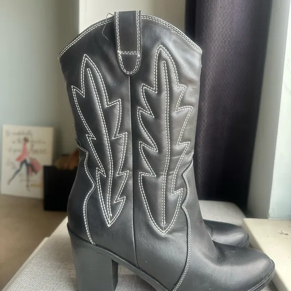 MIA Black Cowgirl Boots - Image 3