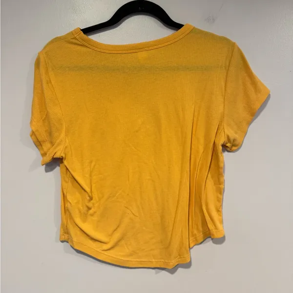 Orange ribbed Old Navy curved hem crop top‎ - Image 3