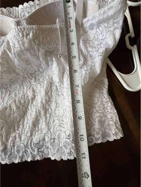 White Floral Lace Camisole Top with Adjustable Straps Size Medium - Image 8