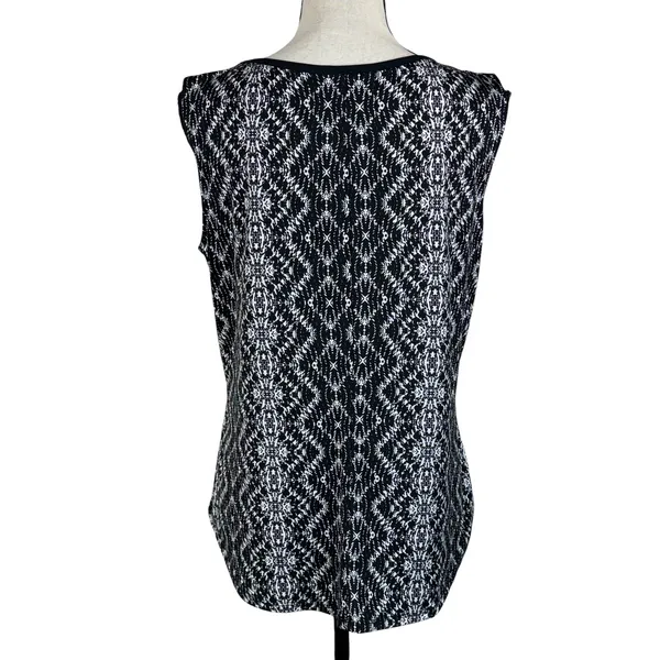 Susan Lawrence Large Top Sleeveless Stretch Scoop Neck Lace Accent Pullover - Image 4