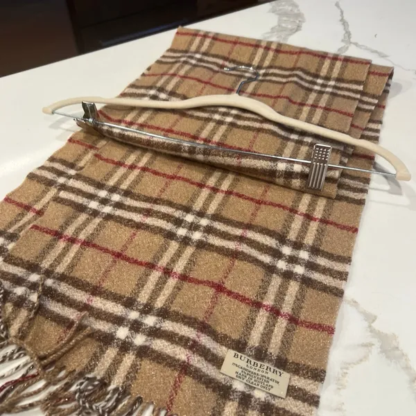 Burberry cashmere shimmer scarf woman’s - Image 5