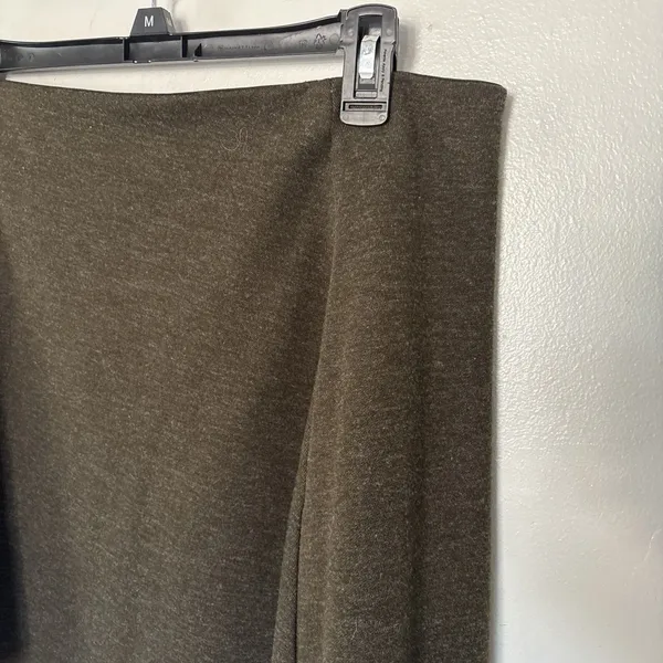 ZARA Women’s Stretchy Skirt | Trafaluc/Olive green Fall/Winter collection Large - Image 5
