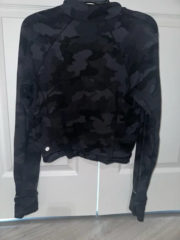 Lululemon Cropped Half-Zip - Image 4