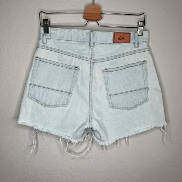 Quiksilver Womens Light Wash Cotton Frayed hem Denim Shorts Size 27 skater - Image 2