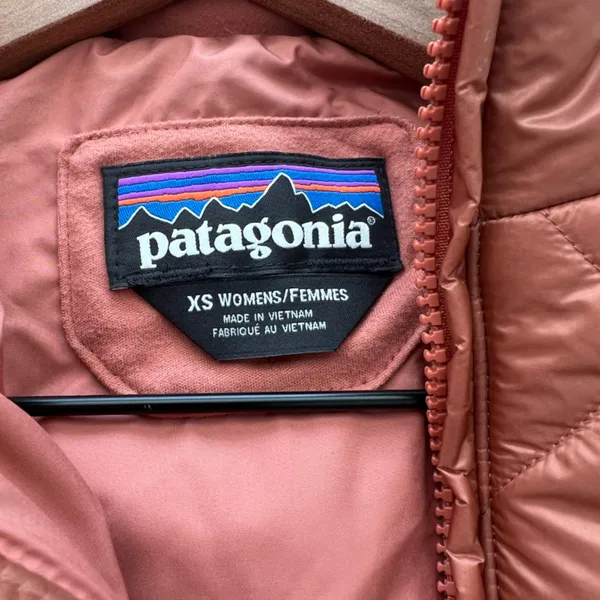 PATAGONIA Women's Size XS Nano Puff Jacket Burl Red Rose Gold lightweight - Image 4