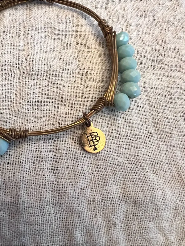 Bourbon and Bowties Turquoise Beaded Bracelet - Image 6