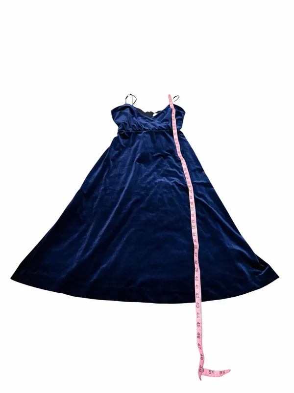 ALI & JAY blue velvet midi dress - Image 3
