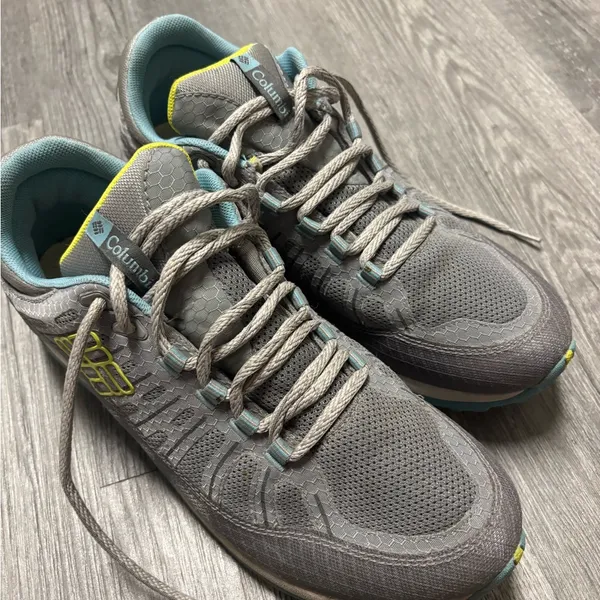 Columbia Women’s PeakFreak Hiking Shoes - Image 3
