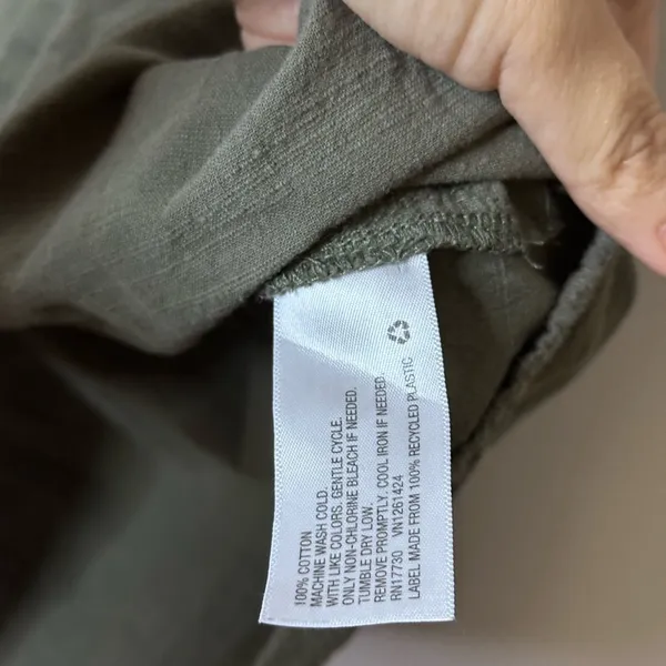 Universal Threads Women Button Down Minimalist Olive Green‎ sleeveless Blouse S - Image 5