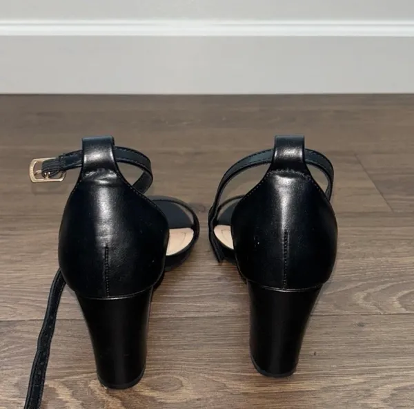 Trary Black Heels with ankle strap Size 8 - Image 2