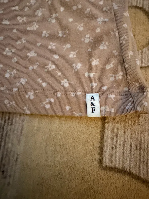 Abercrombie top - Image 2