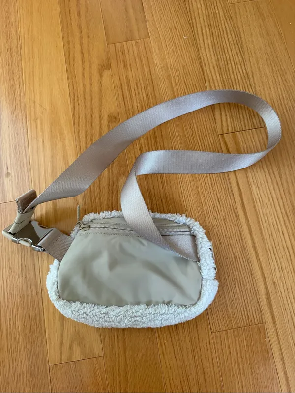 lululemon athletica Cream Sherpa Crossbody Pouch - Image 2