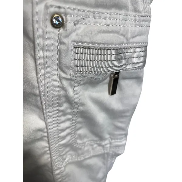 White House Black Market Women's White Cargo Style Pants Size 6 - Image 2