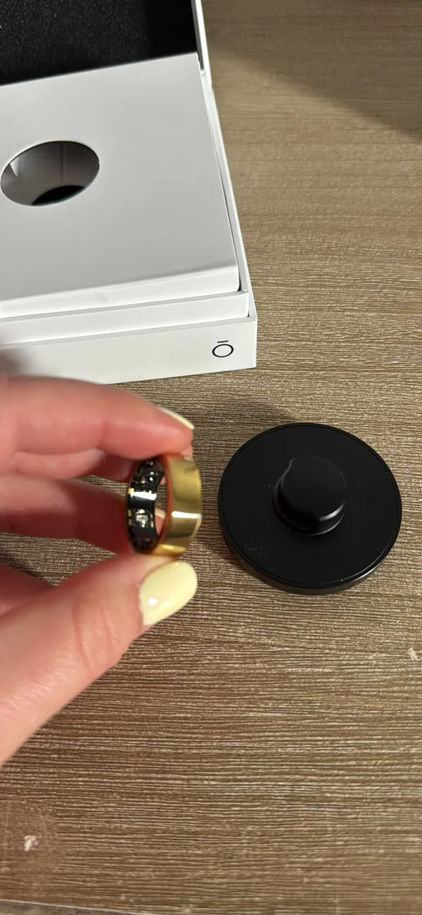 Gold oura ring size 8 - Image 3