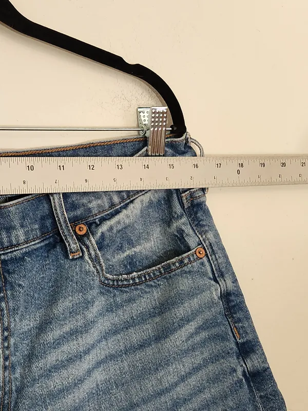 American Eagle Strigid Relaxed Cutoff Jean Shorts Size 12 - Image 6