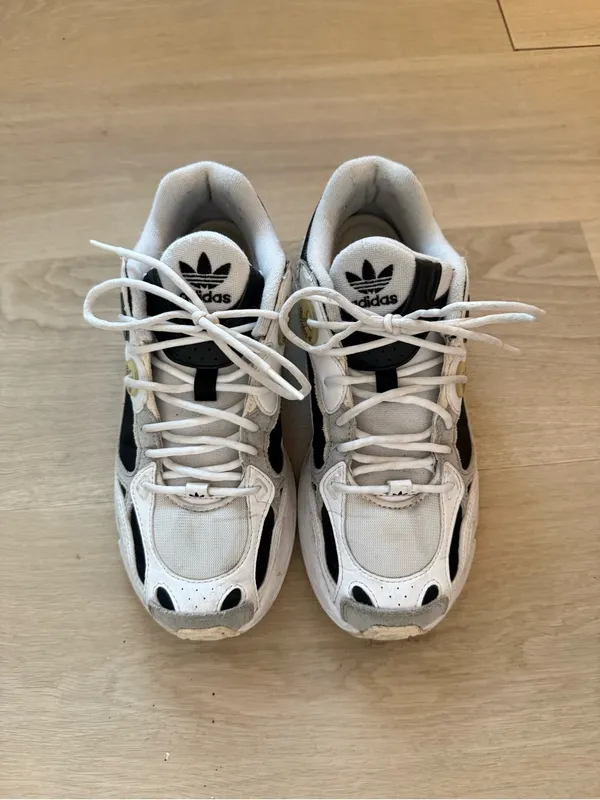 adidas Kids White and Black Retro Running Sneakers - Image 2