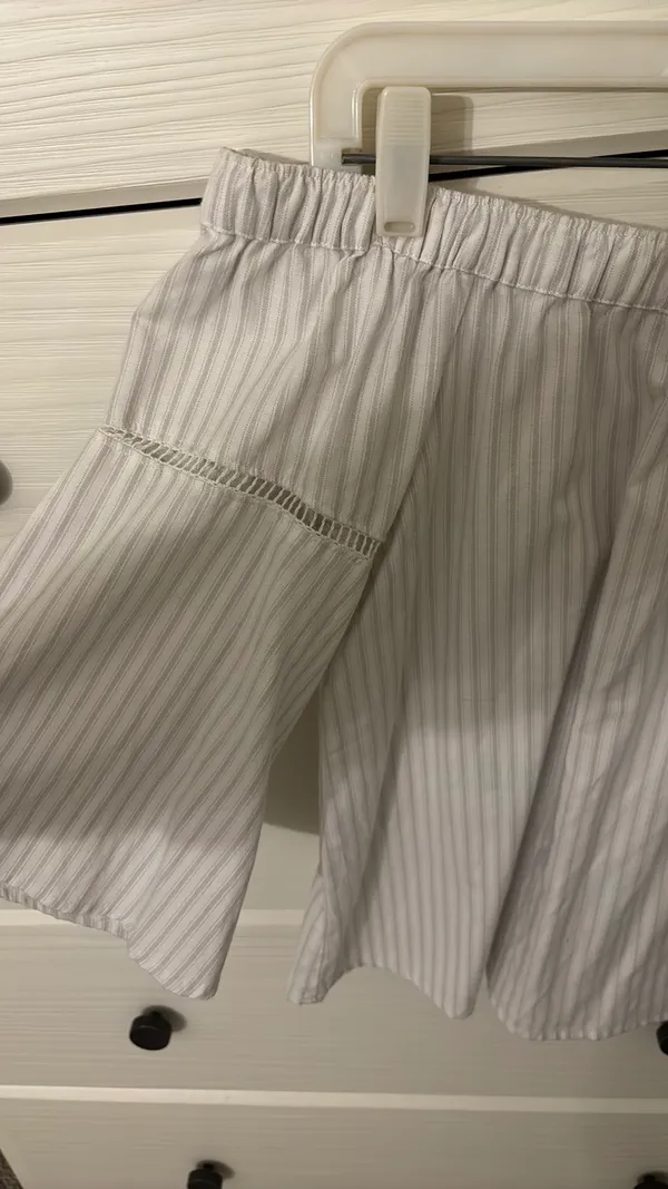 Abercrombie Off the Shoulder Shirt - Image 3