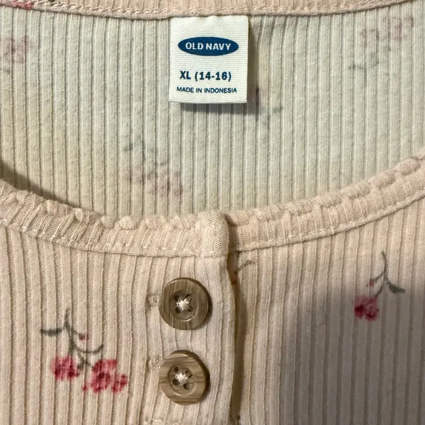 Old Navy XL 14-16 Beige Pink Floral Ribbed Henley Lettuce Trim Top Short Sleeve - Image 3