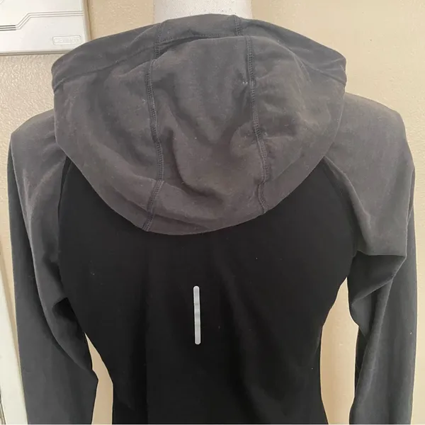 Nike Women’s Long Sleeve Running Shirt - Image 5