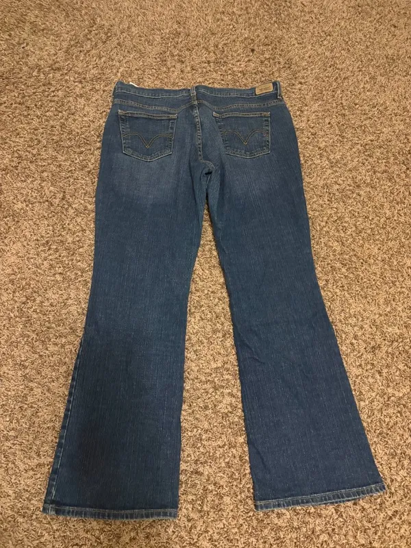 Levi's 515 Bootcut Jeans Size 16 Medium Zip Fly Dark Blue Denim Red Tab Pockets - Image 2