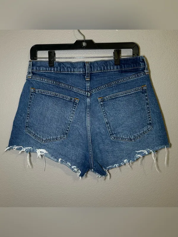 Abercrombie & Fitch The Mom High Rise Denim Shorts Women’s Size 30 / 10 - Image 4