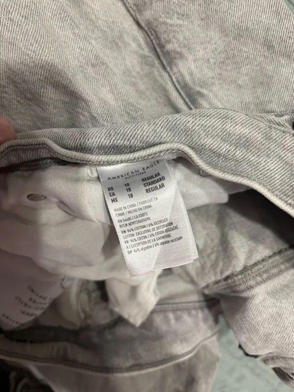 American Eagle Jeans - Image 3