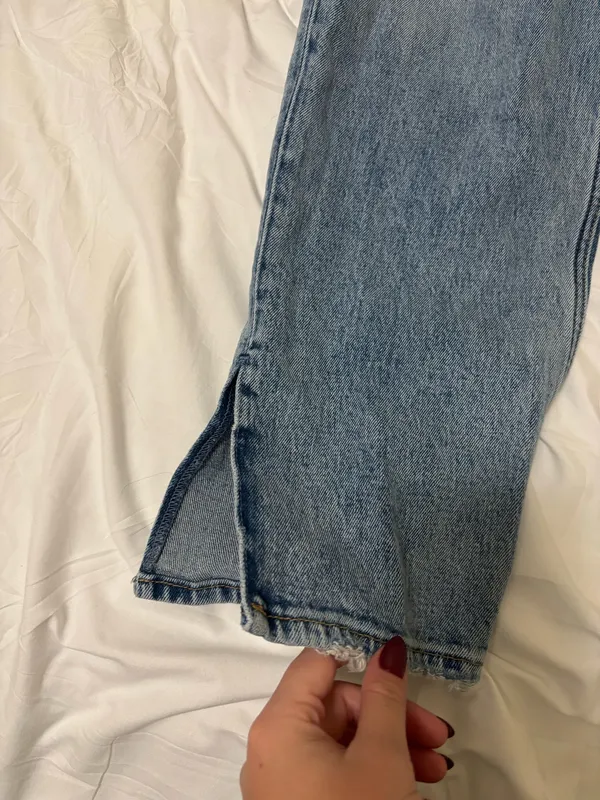 Abercrombie 90s Straight Leg High-Rise Jeans - Image 3