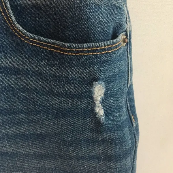 Old Navy Bermuda Jean Shorts Distressed Size 6 Blue Denim w/ Pockets Cotton - Image 4
