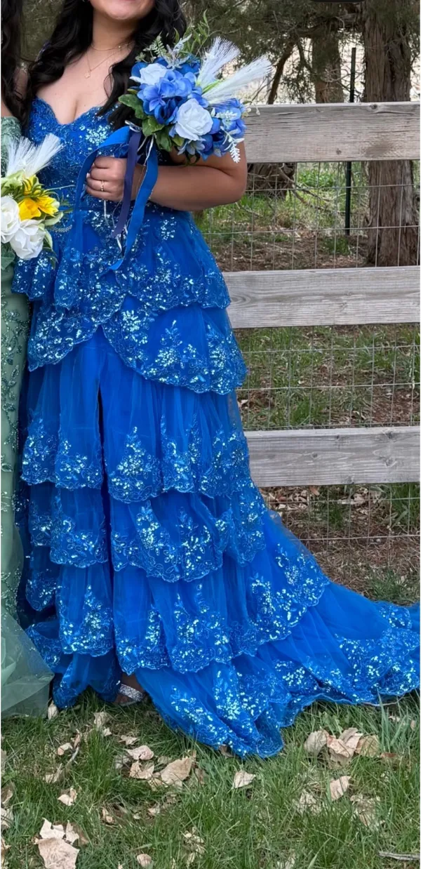 Blue prom dress - Image 2