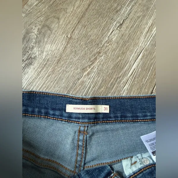 Levi's Classic Denim Bermuda Blue Denim Shorts Mom Shorts Dark Blue Size 31 33 - Image 5