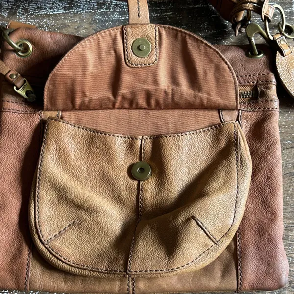 Vintage Fossil Sasha Crossbody‎ Bag Tan Cognac Pebbled Leather Brass Key - Image 11
