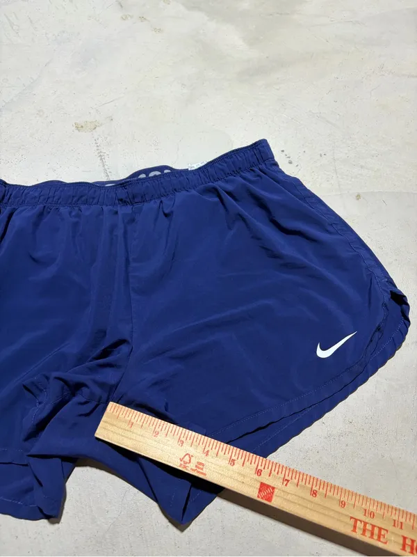 Nike Women's Running Shorts with Built-in Liner xl - Image 5