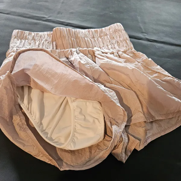 Automet Amazon Athletic Shorts Woman’s Medium Pink - Image 3